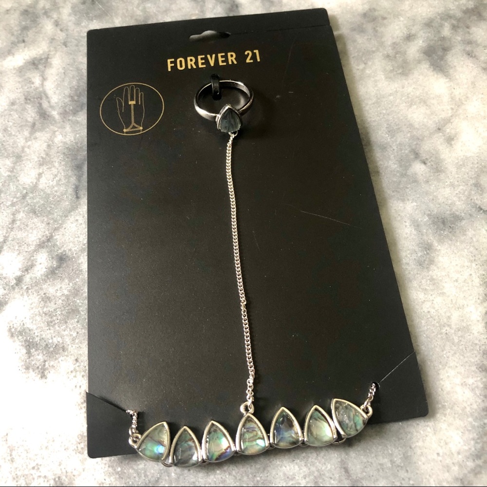 NWT F21 Abalone Shell Hand Chain w/ Ring
